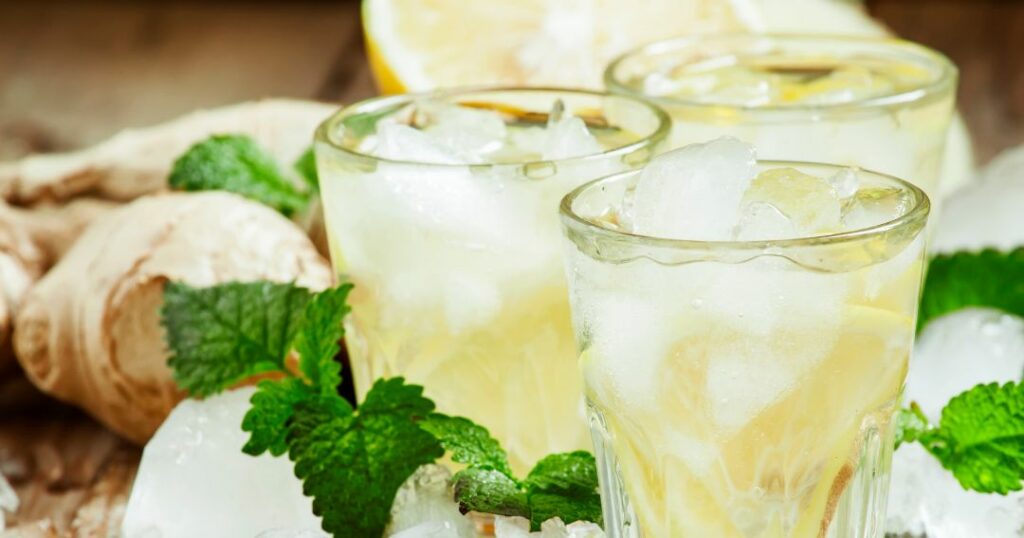 the-7-best-drinks-to-prevent-dehydration-shirley-coomer-2022